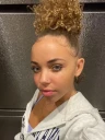 Evelyn , 24 years